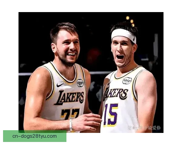 东契奇称赞里夫斯二人组默契 东契奇称赞里夫斯二人组默契